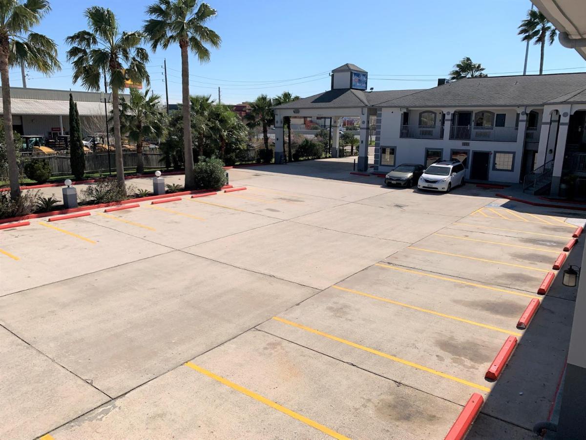 Sunrise Inn & Suites Channelview Exterior photo